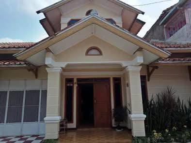 DIJUAL Rumah 2 Lantai Asri & Strategis di Cipageran