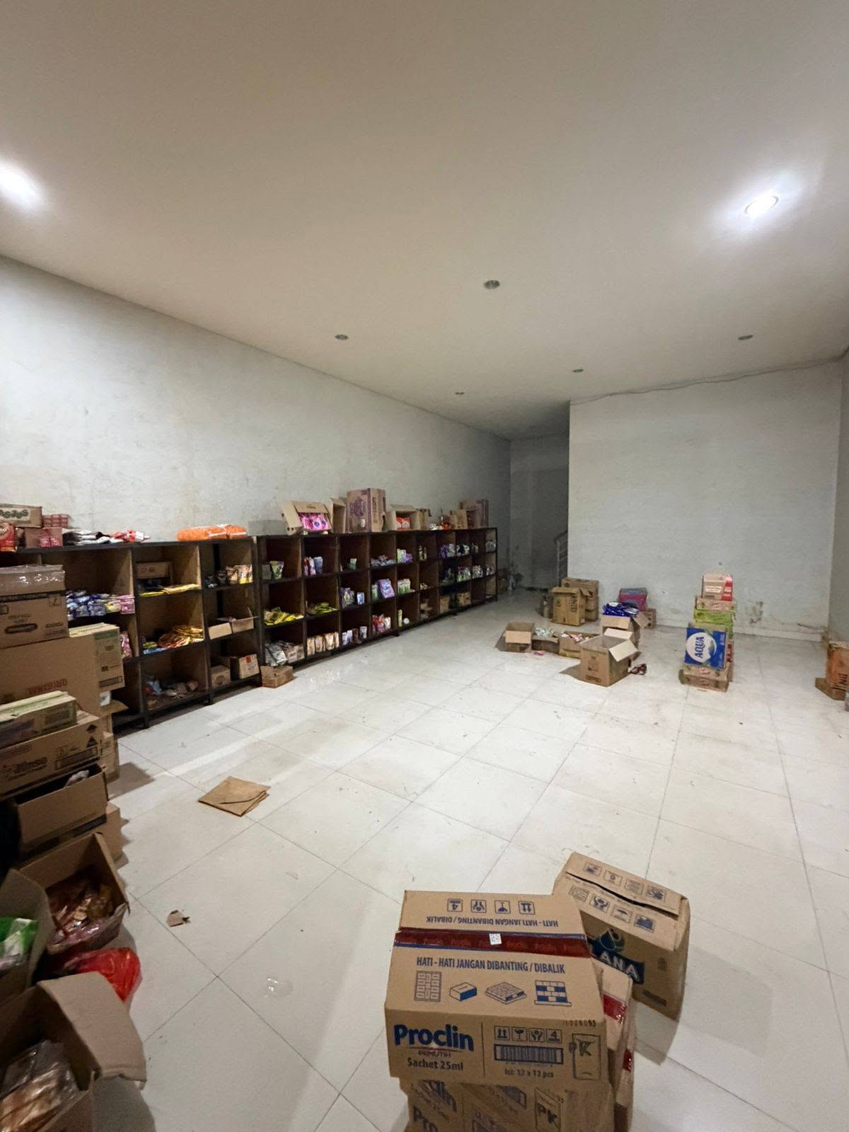 Foto 2 Dijual Ruko di KOTA BEKASI - Ruko Strategis 2,5 Lantai Pinggir Jalan Utama Jaticempaka Pondok Gede