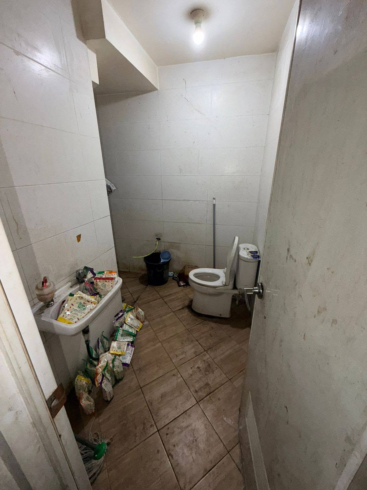 Foto 8 Dijual Ruko di KOTA BEKASI - Ruko Strategis 2,5 Lantai Pinggir Jalan Utama Jaticempaka Pondok Gede