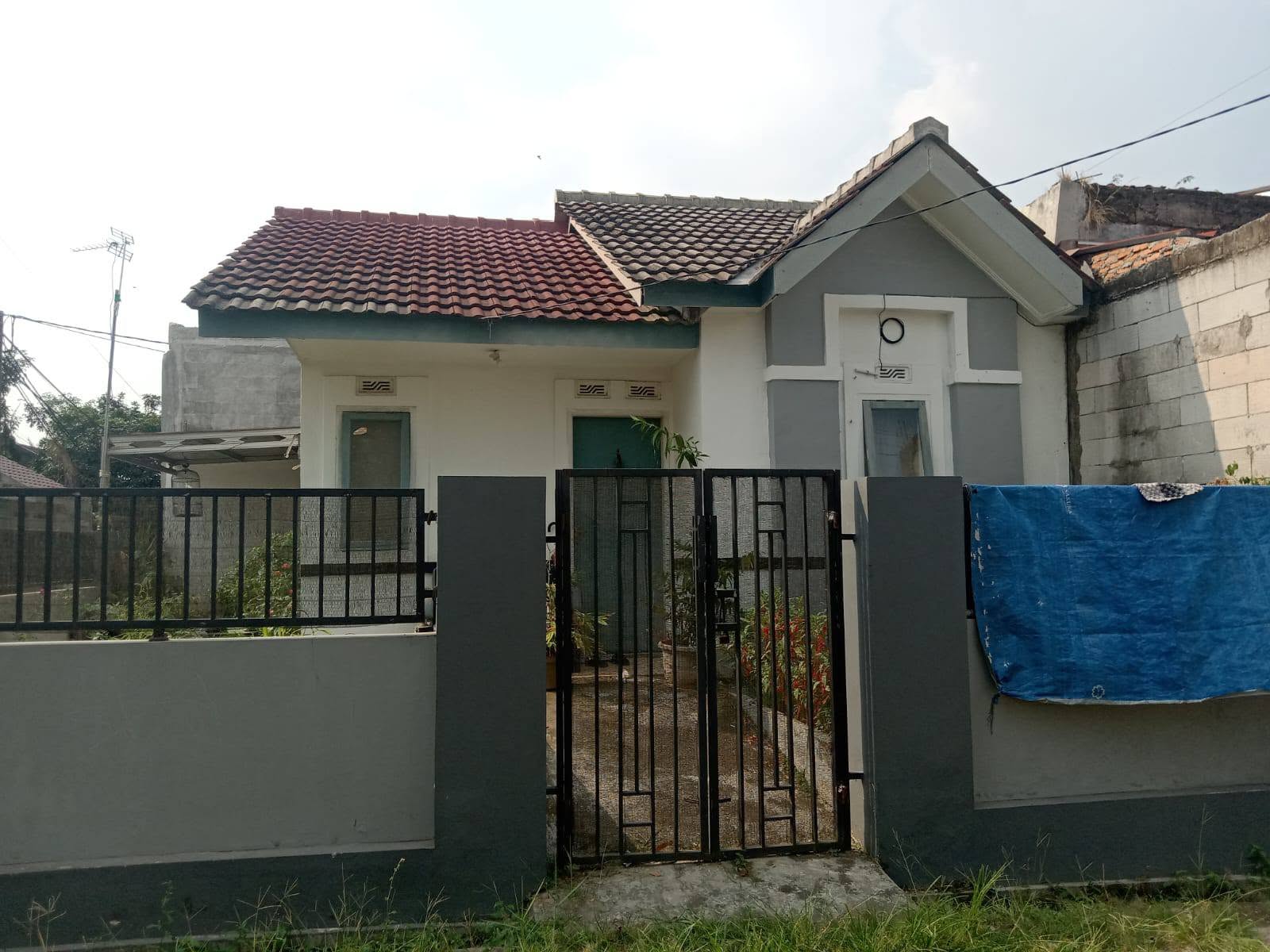 Bismillah  Cepet2n! Rumaj Hoek hanya 310 juta, dekat Lapangan dan Masjid