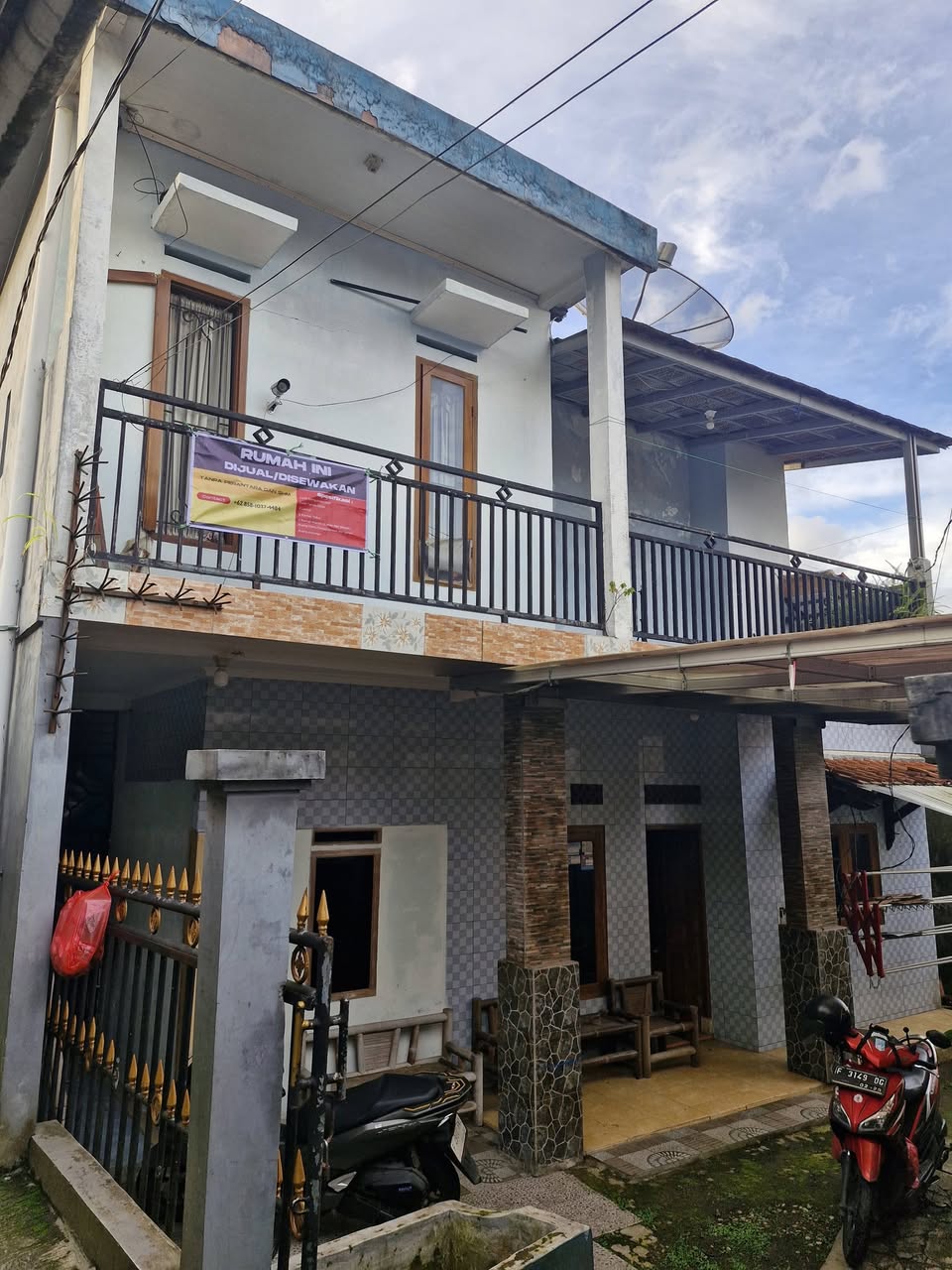 Dijual Cepat rumah dan Kolam ikan indoor 300juta saja lgsung borong semua!!