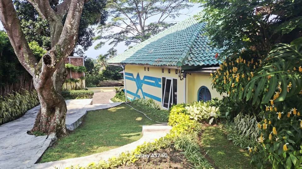 Dijual rumah villa di jl utama desa cijeruk