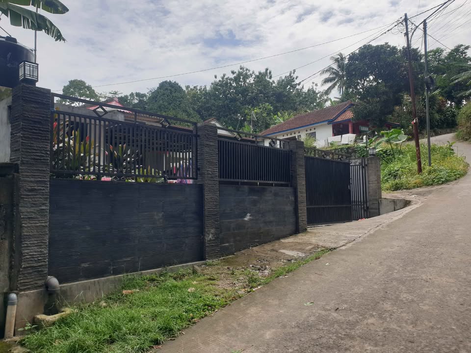 Foto 2 Dijual Rumah di KABUPATEN BOGOR - Rumah Tinggal di kawasan selatan Bogor suasana nyaman asri