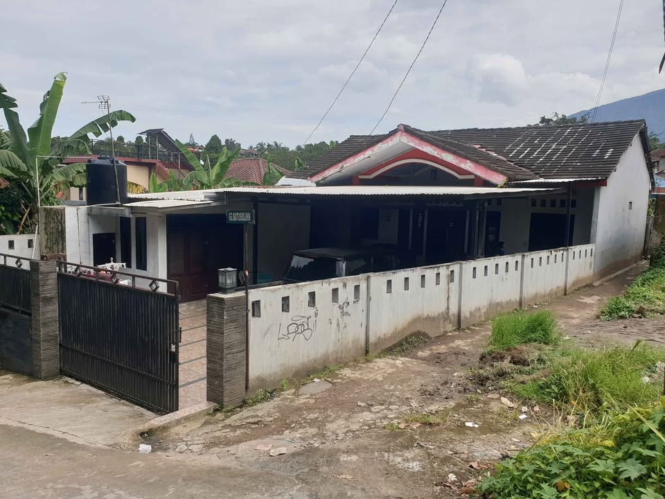 Foto 3 Dijual Rumah di KABUPATEN BOGOR - Rumah Tinggal di kawasan selatan Bogor suasana nyaman asri